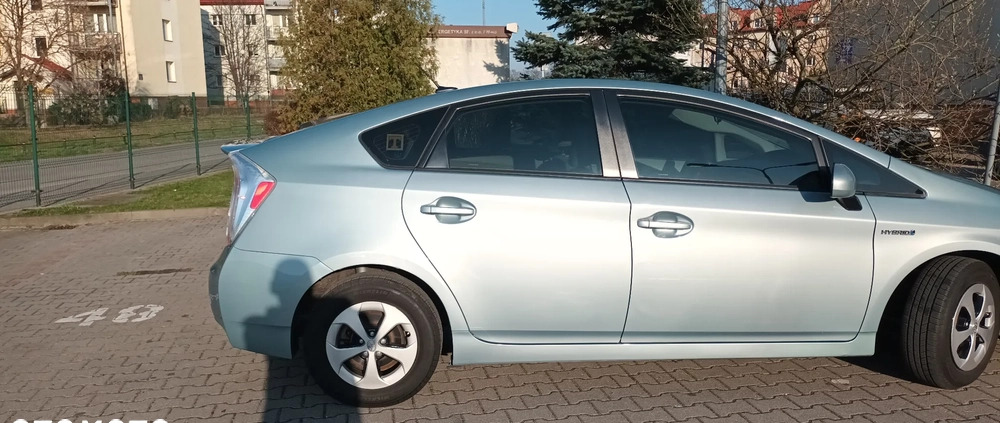 Toyota Prius cena 49900 przebieg: 185000, rok produkcji 2015 z Warszawa małe 742